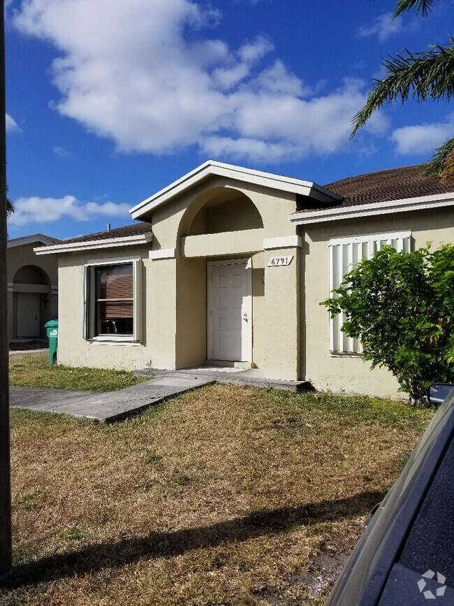 Cheap Westwind Lakes Garden Homes Houses for Rent Miami, FL 2 Homes