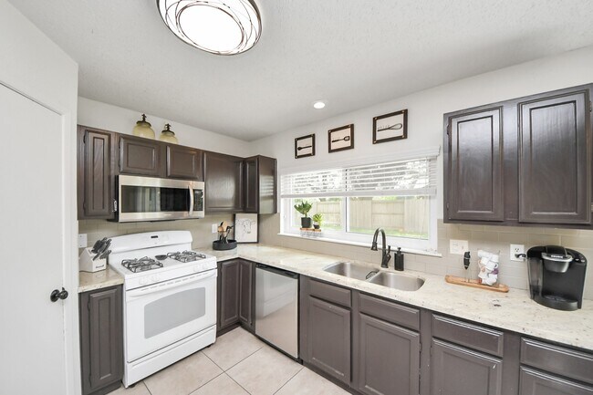 Foto del edificio - 22638 Powell House Ln