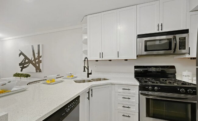 Foto del edificio - 832 W Oakdale Ave