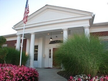 Building Photo - Foxmoor Apartments and Condominiums