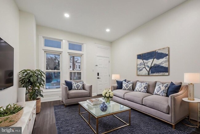 Building Photo - 3041 Belmont Ave