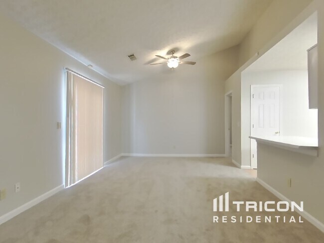 Foto del edificio - 4265 Tenneyson Ln