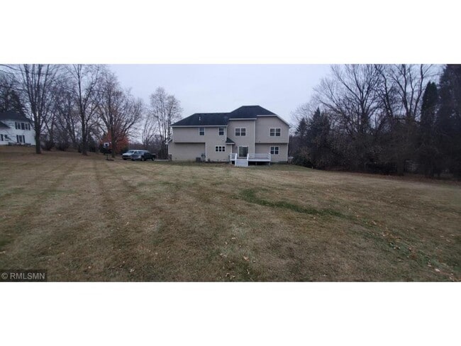 Foto del edificio - 25200 Yellowstone Trail