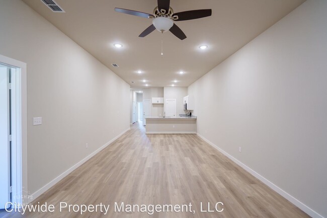 Foto del edificio - 3 br, 2 bath House - 2641 Baron Ave