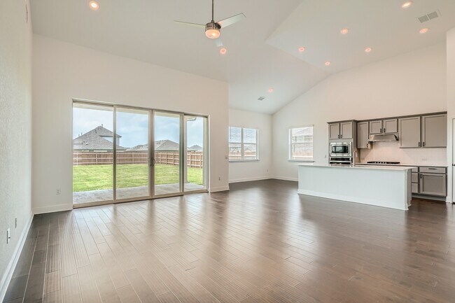 Building Photo - 16805 Lemonia Cove