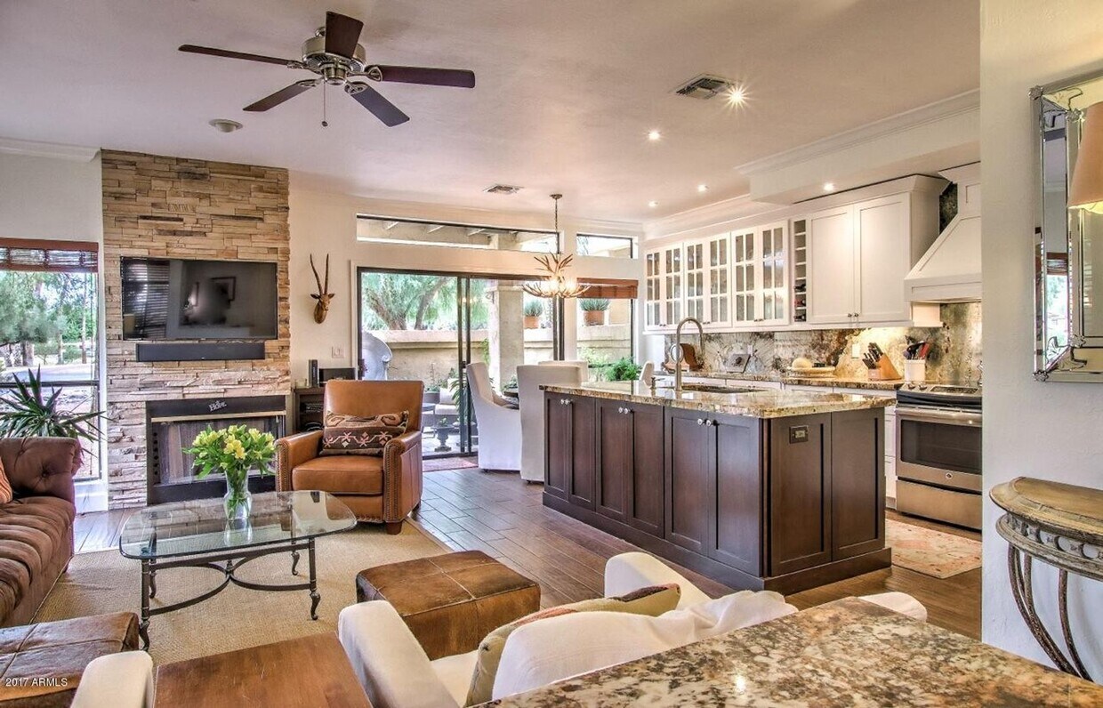 Primary Photo - 3 bedroom Townhome