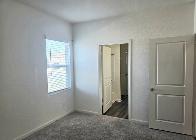 Foto del edificio - 4913 Jovian