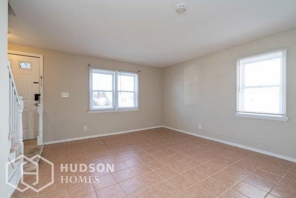 Building Photo - 282 Nichol Ave
