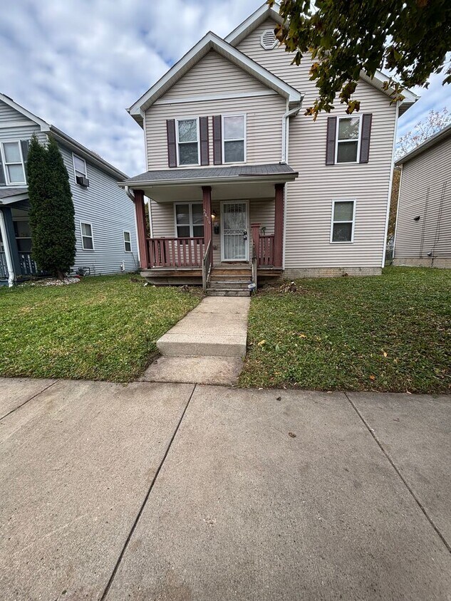 Primary Photo - 3BR SINGLE FAMILY. TOTALLY REDONE.