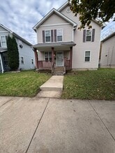 Building Photo - 2476 W Garfield Ave