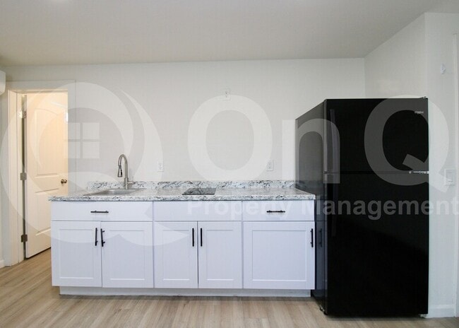 Building Photo - 6649 W Cypress St