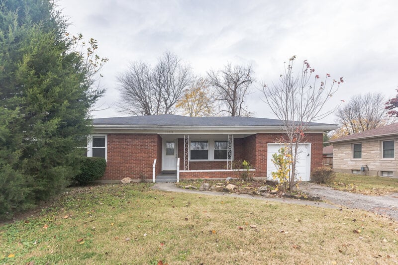 10414 Deering Rd, Louisville, KY 40272 House Rental in Louisville, KY