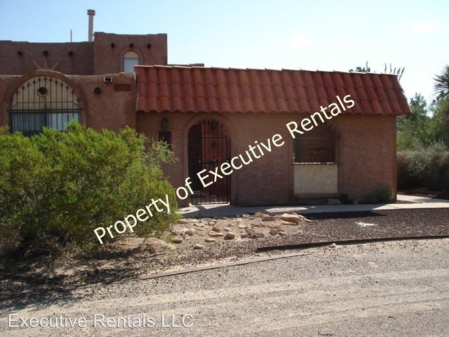 Building Photo - 3 br, 3 bath House - 5005 Las Alturas