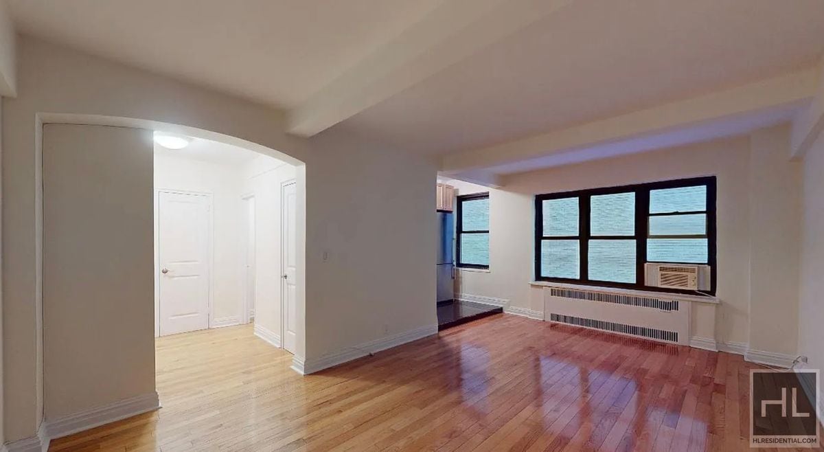 Primary Photo - EAST 56 STREET