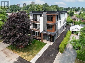 Building Photo - 659-659 Donat St