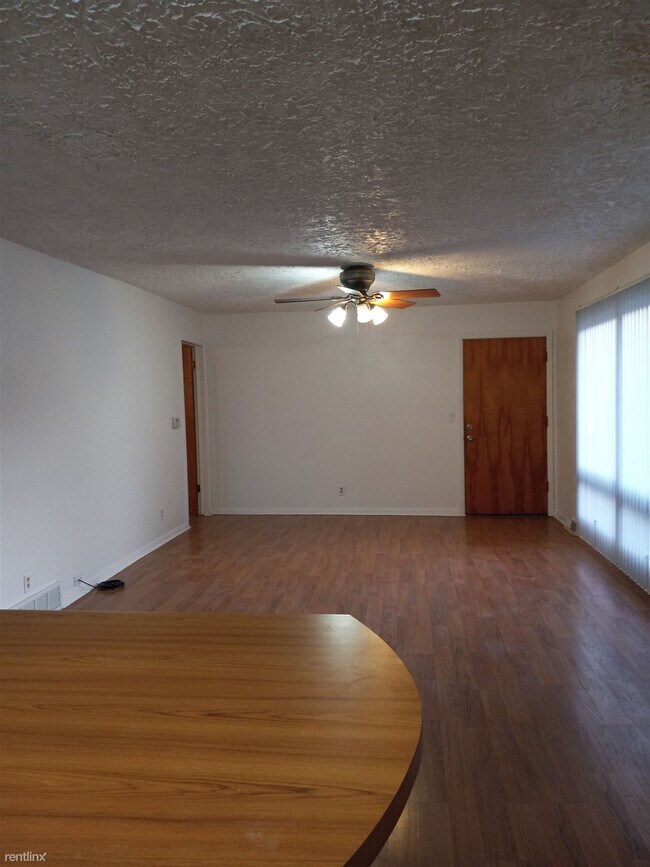 Foto del edificio - 2 br, 1 bath Duplex - 1819 13th Avenue 1819