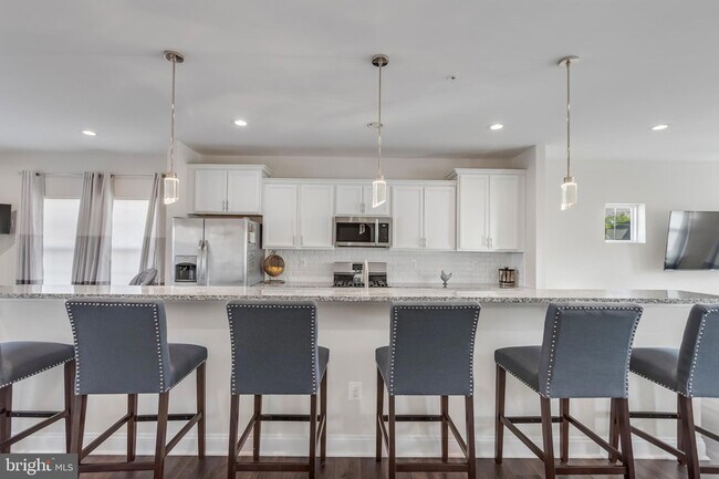 Foto del edificio - 11411 Tolkien Ave