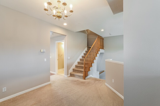 Building Photo - 572 Blackwood Ter