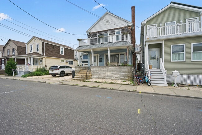 Building Photo - 55 Seadrift Ave