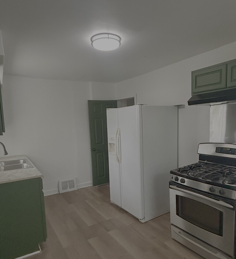 Kitchen - 5041 Jefferson St