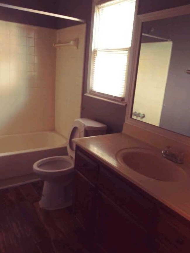 Building Photo - BEAUTIFUL 2-BED 2-BATH APARTMENT!