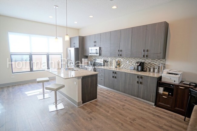 Foto del edificio - 4810 W McElroy Ave