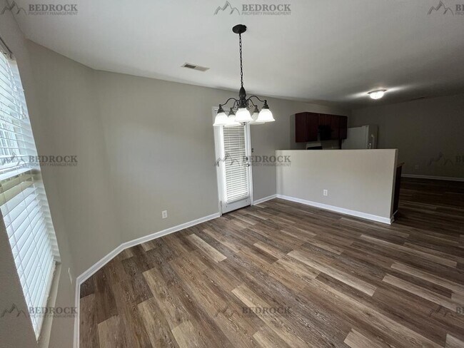 Foto del edificio - 202 Cloverbrook Dr