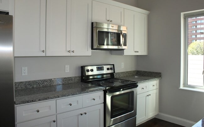 Building Photo - 10 Merrymount Rd