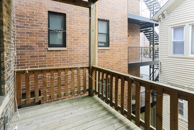 Foto del edificio - 2730 N Wayne Ave