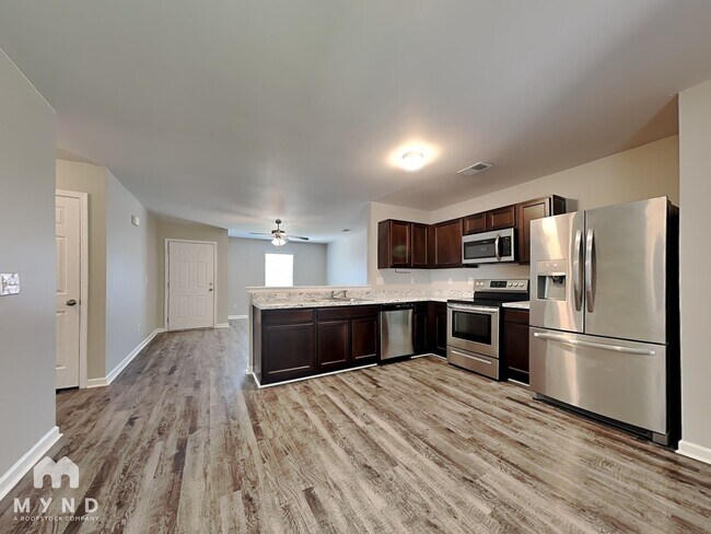 Foto del edificio - 816 The Heights Ln