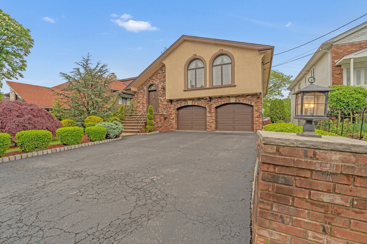 28 7th St, Englewood Cliffs, NJ 07632 House Rental in Englewood