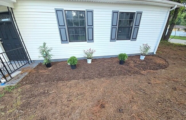 Building Photo - 5632 Frank St