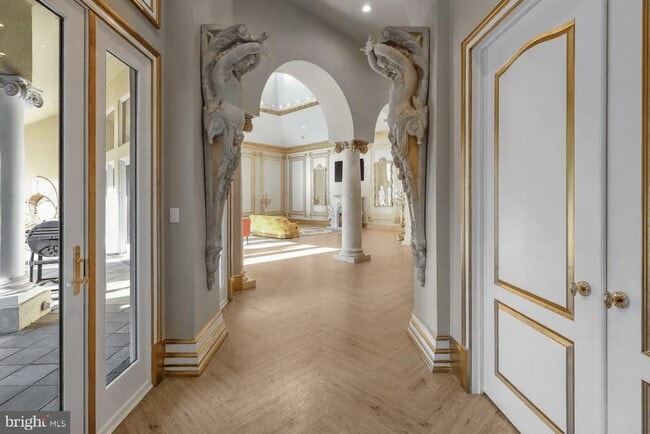 Building Photo - 636 S New York Rd