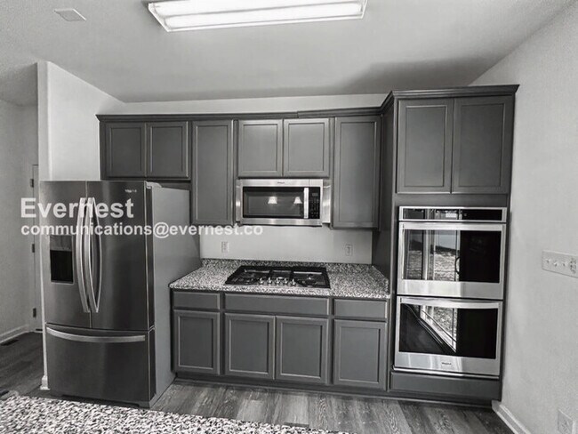 Foto del edificio - 102 Ridgeway St
