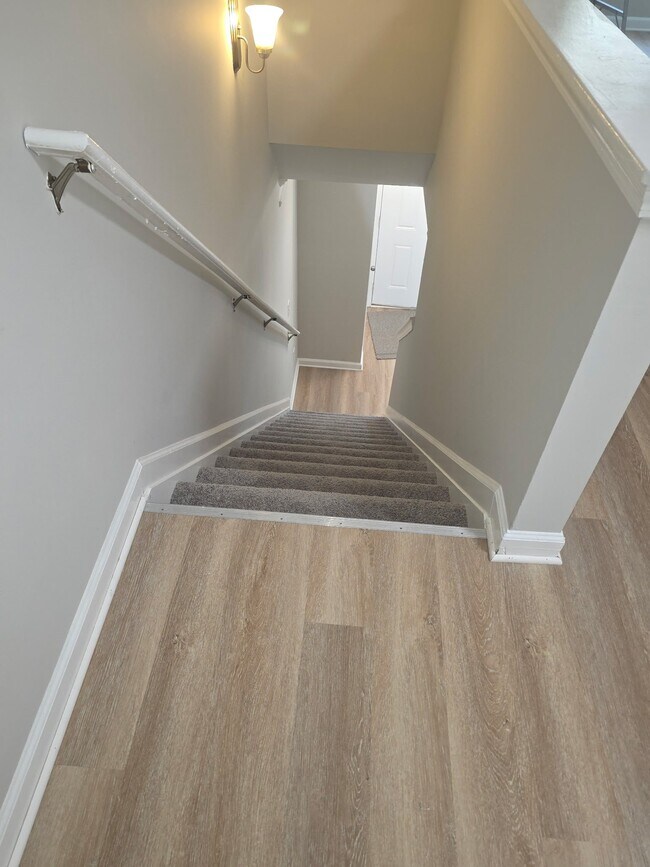 Foto del edificio - 863 Crestwell Cir