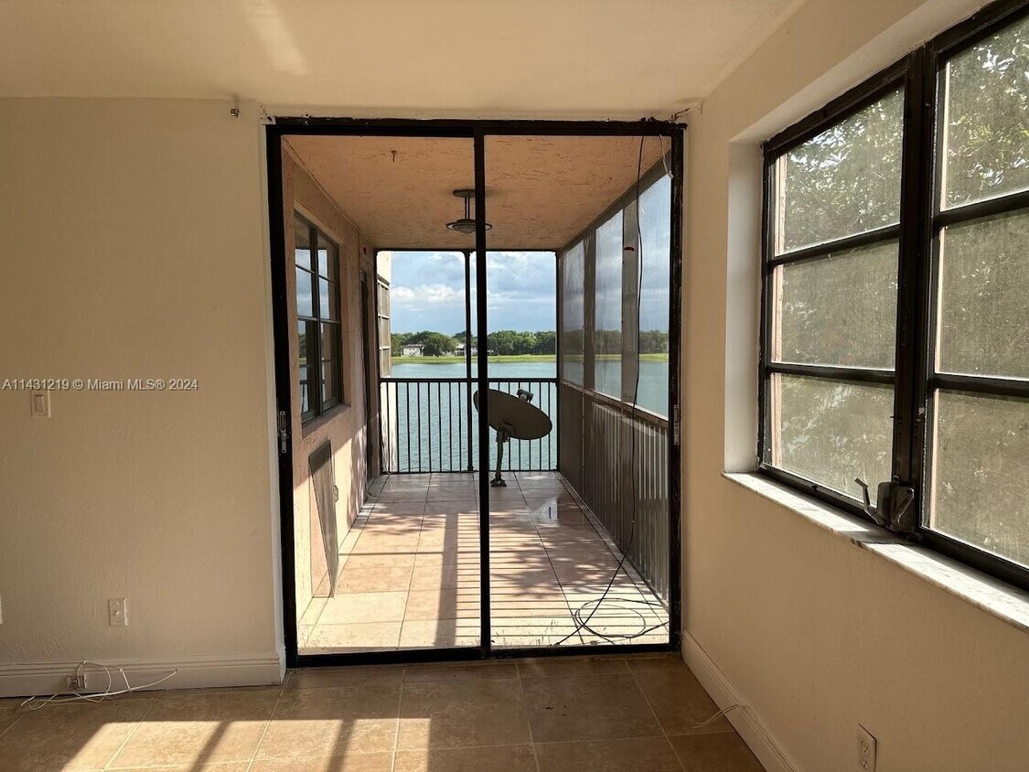 Building Photo - 20850 San Simeon Way