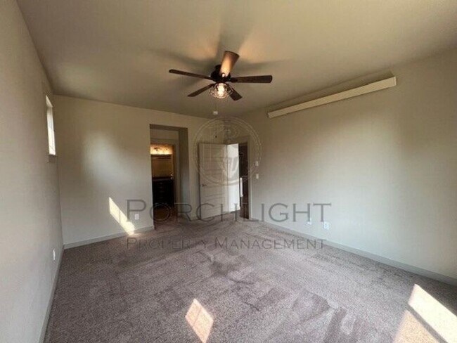 Foto del edificio - 2200 Greenview Cir