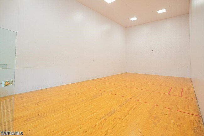 Foto del edificio - 1205 Wildwood Lakes Blvd