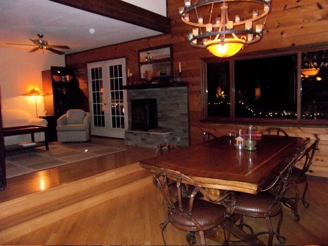 Foto del edificio - Beautiful Home With Stunning View