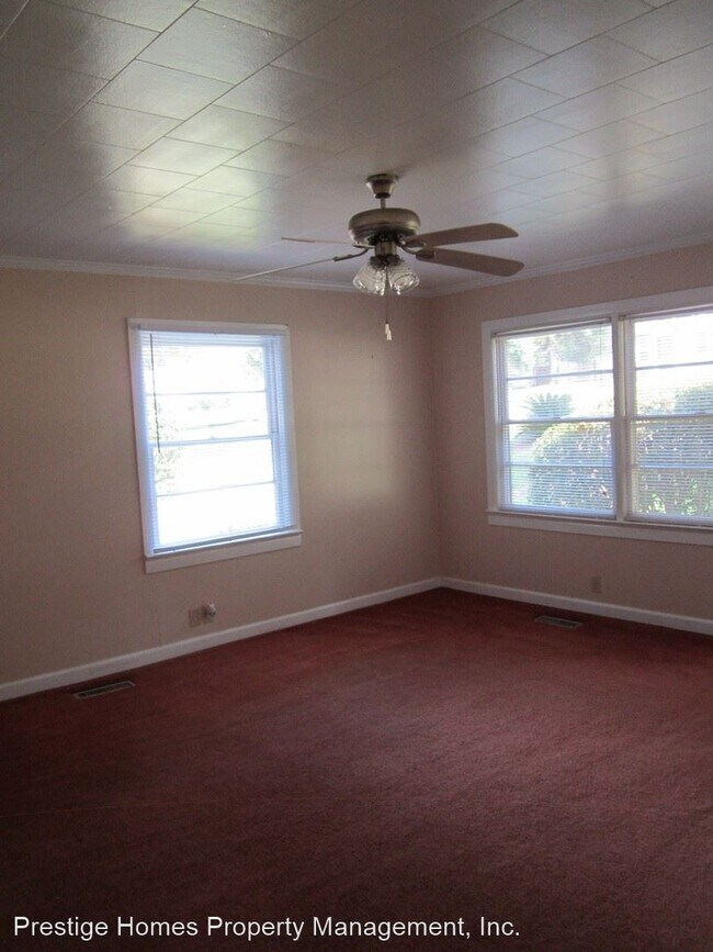 Building Photo - 3 br, 1 bath House - 306 Alberta Street