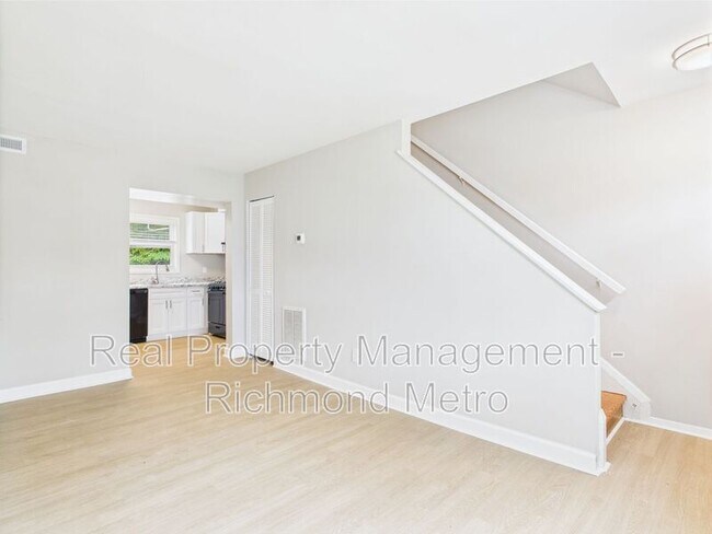 Building Photo - 2701 Midlothian Tpke
