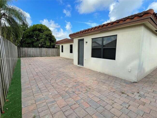 Foto del edificio - 15340 SW 176th Ln