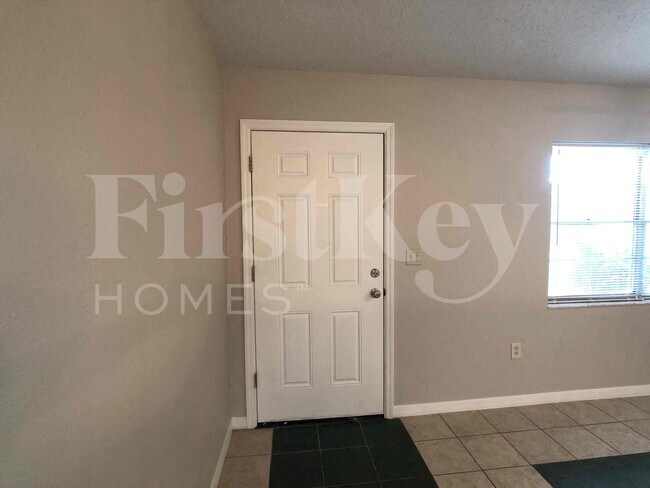 Foto del edificio - 3252 Peterborough St