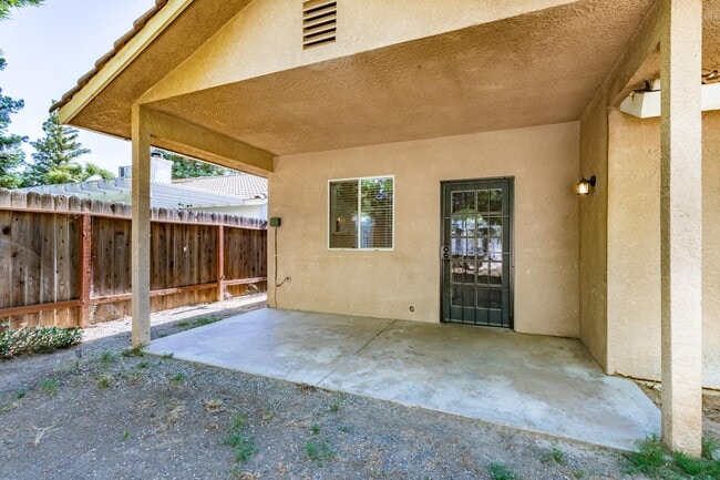 Building Photo - Great 4 Bedroom NW Fresno Home for Lease