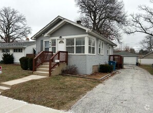 Building Photo - 409 N Dwiggins St