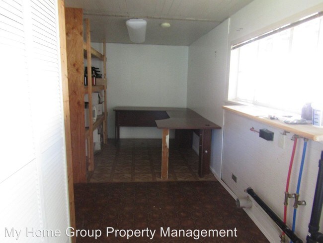 Building Photo - 2 br, 1 bath House - 331 SW 9th St.