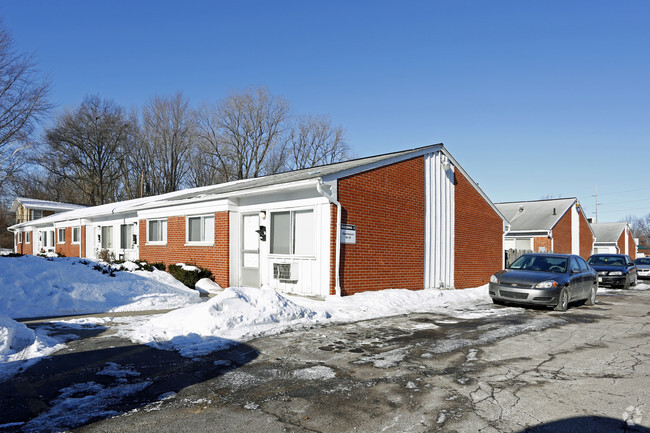 Building Photo - Laskey Manor