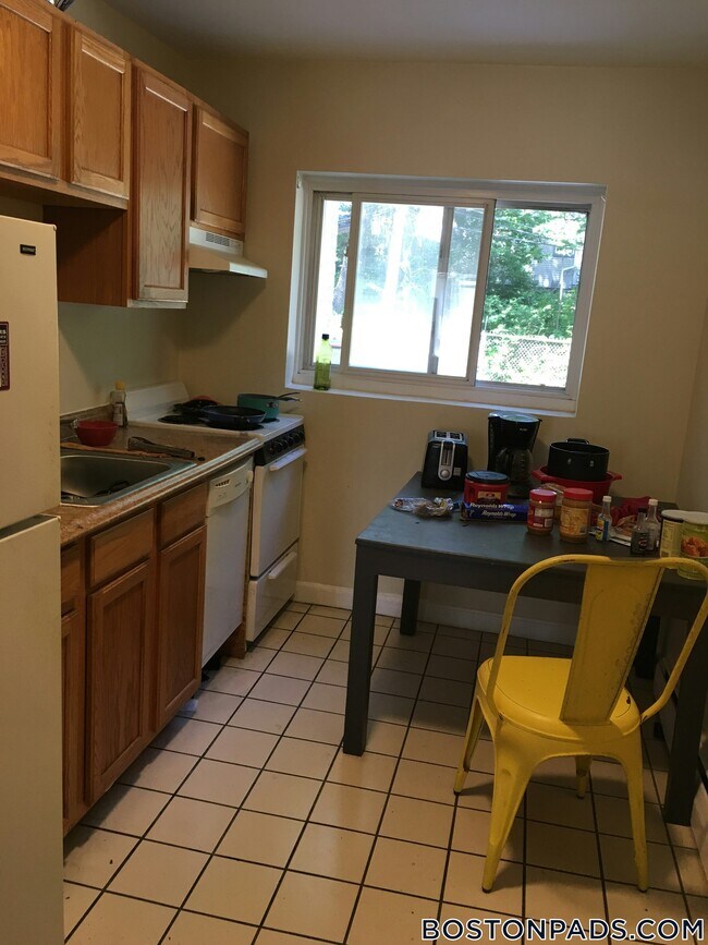 Building Photo - 65 Chiswick Rd