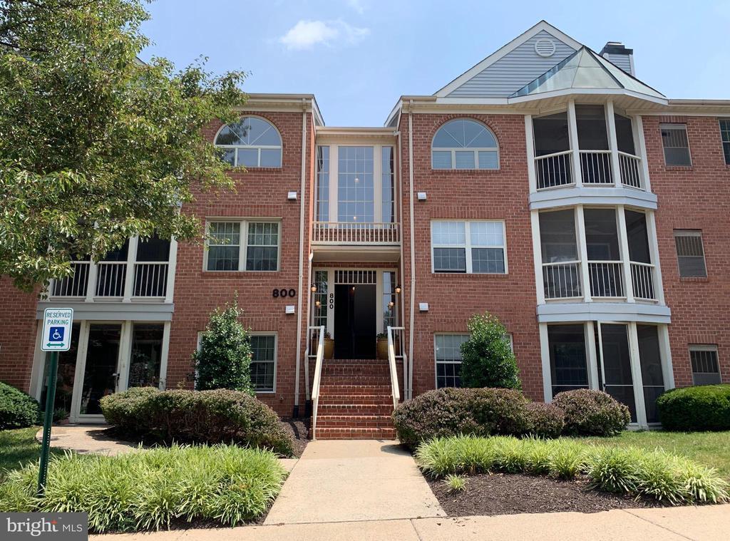 Foto principal - 800 Amber Tree Ct