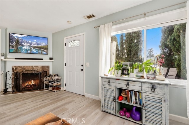 Building Photo - 352 Thalia St